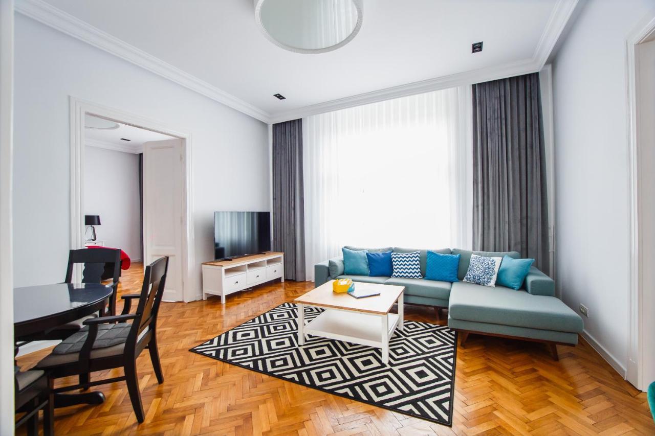 Spacious Riverviews Apartment Near Piata Unirii Oradea Exteriör bild