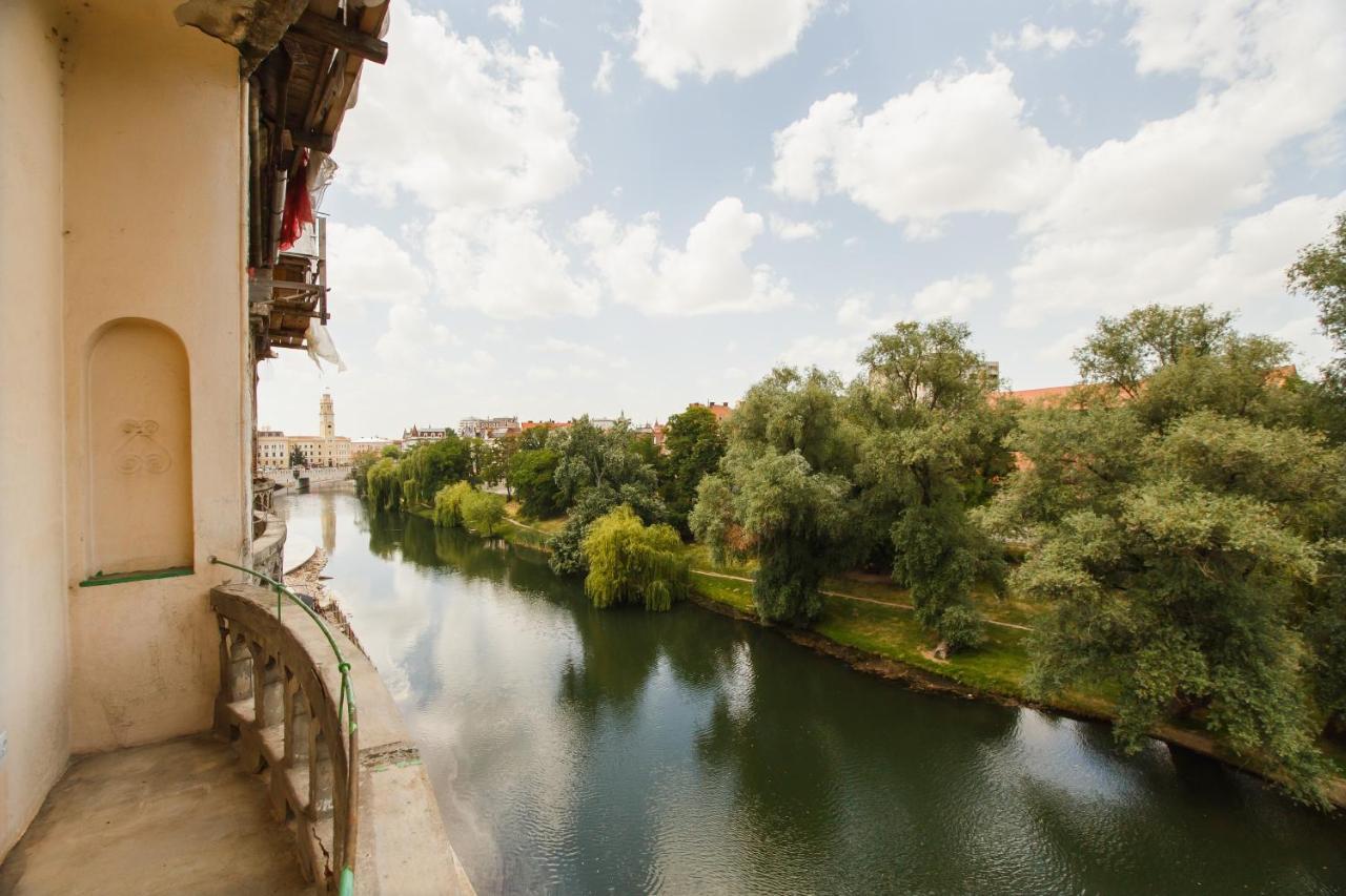 Spacious Riverviews Apartment Near Piata Unirii Oradea Exteriör bild