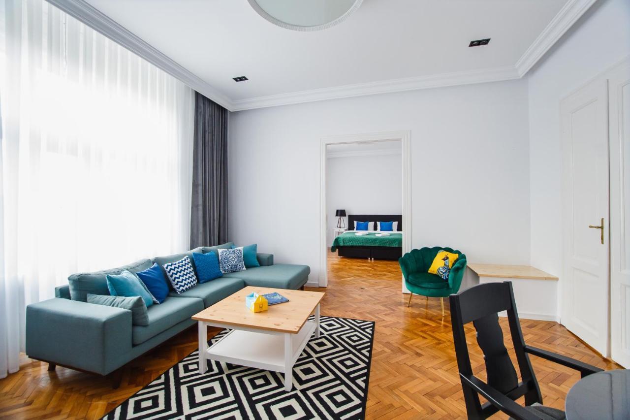 Spacious Riverviews Apartment Near Piata Unirii Oradea Exteriör bild