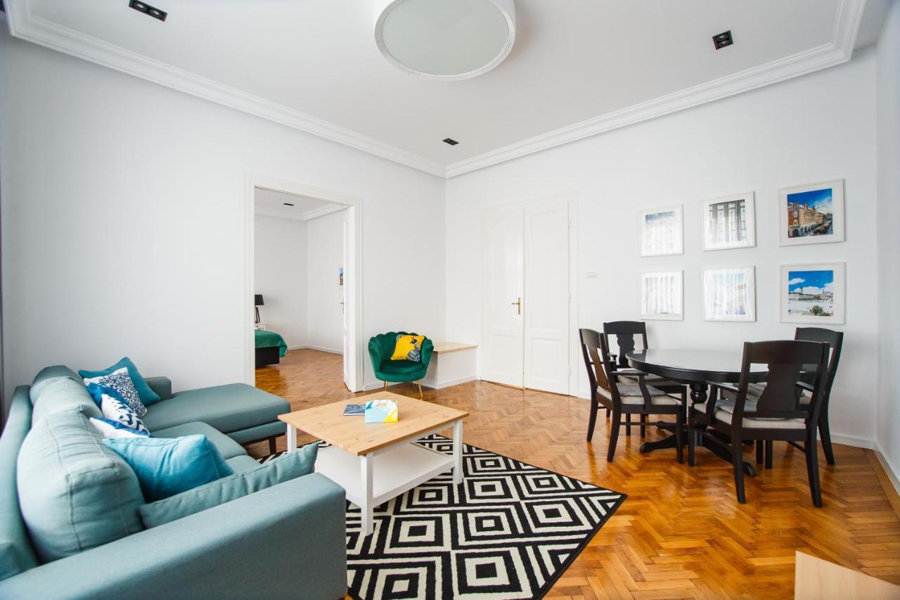 Spacious Riverviews Apartment Near Piata Unirii Oradea Exteriör bild