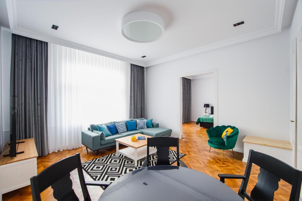 Spacious Riverviews Apartment Near Piata Unirii Oradea Exteriör bild