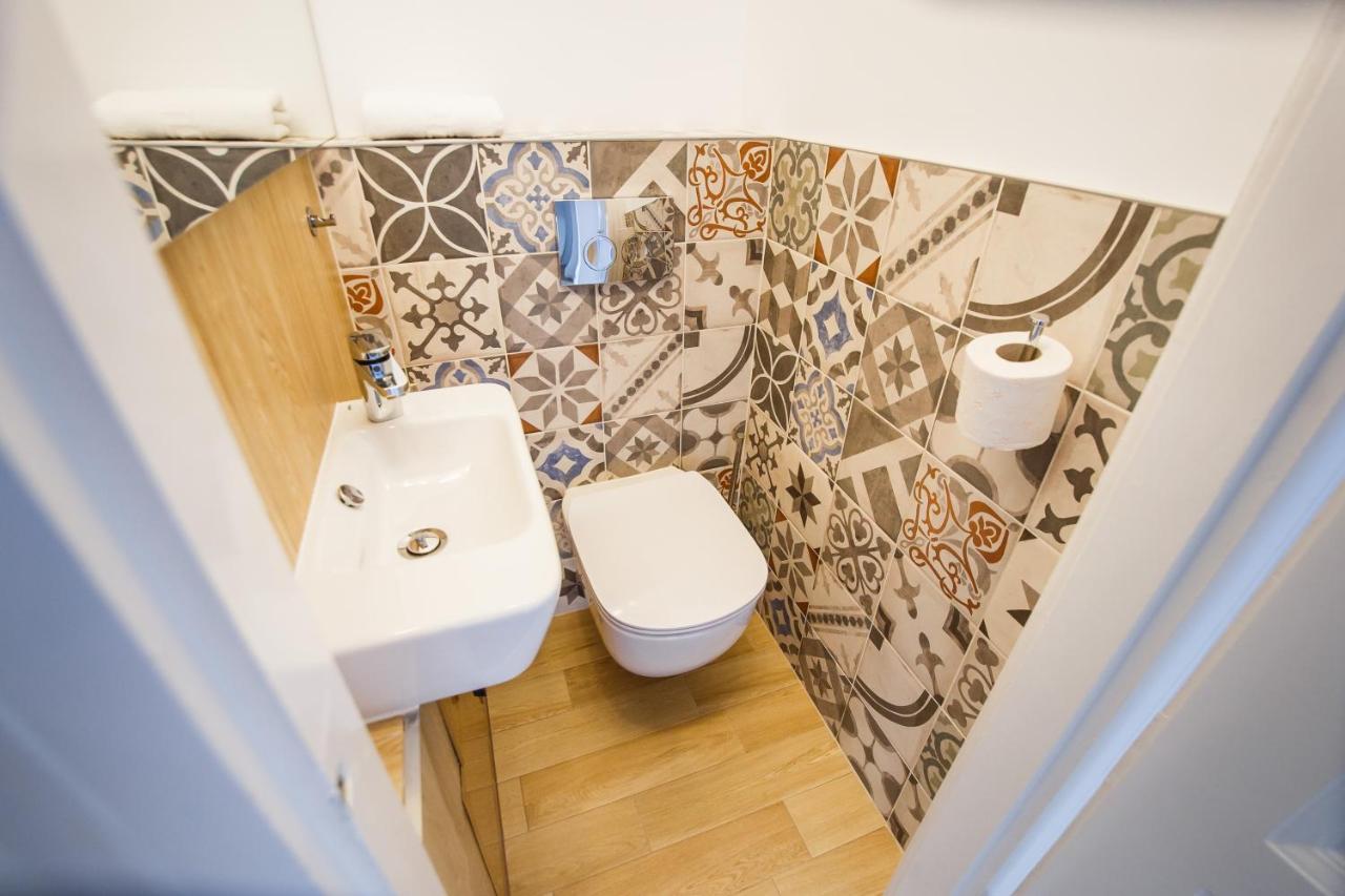 Spacious Riverviews Apartment Near Piata Unirii Oradea Exteriör bild