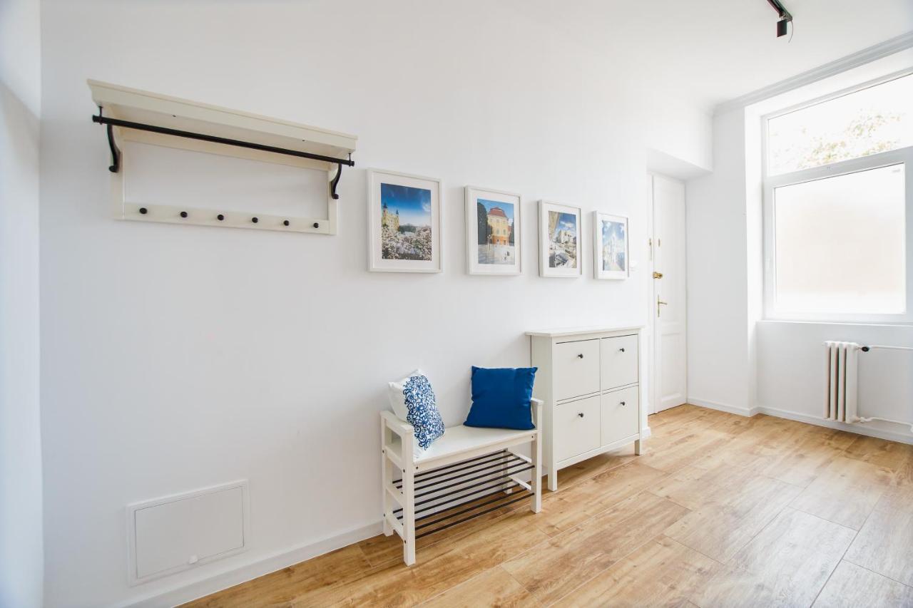 Spacious Riverviews Apartment Near Piata Unirii Oradea Exteriör bild